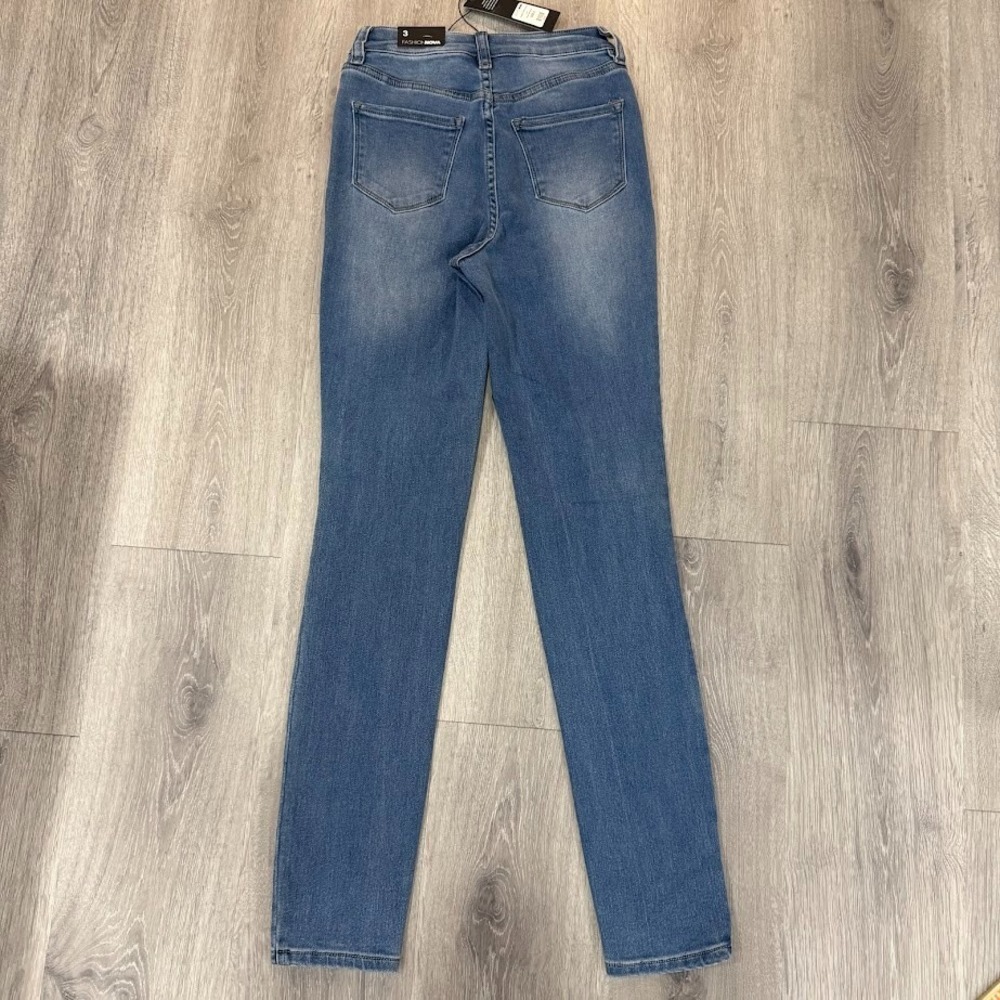 Fashion Nova Womens Mid Rise Skinny Leg Denim Distressed Jeans Blue Size 3 NWT - Picture 2 of 7